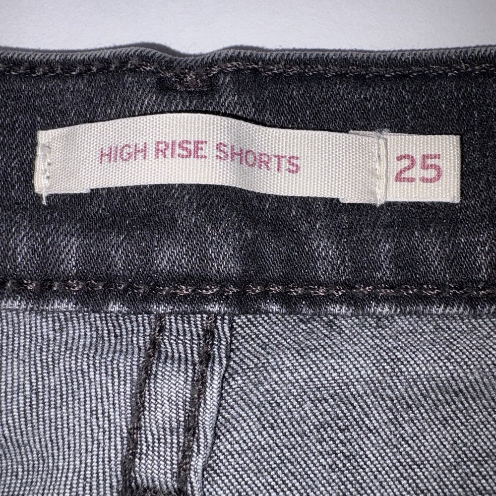 Levi's Black High Rise Mini Jean Shorts Size 25 Black Distressed Raw Hem Cutoff - Picture 4 of 7